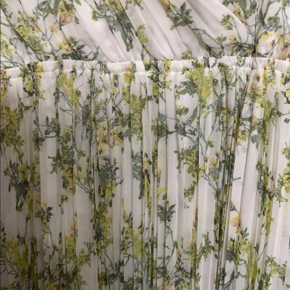 Alex Marie Sleeveless V-Neck Pleated Floral Midi Dress in White and Green - Picture 6 of 7